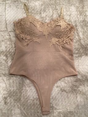 Fashion Nova Nude Strapless Padded Bodysuit
